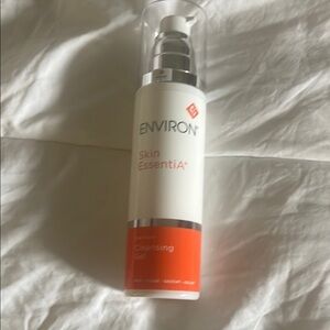 Low foam cleansing gel